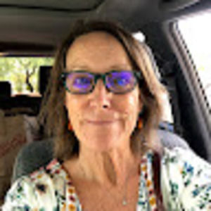 Meet your Posher, Debora